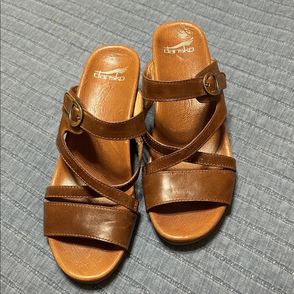 Dansko Women's Tan Leather Wedge Sandal - Picture 1 of 4